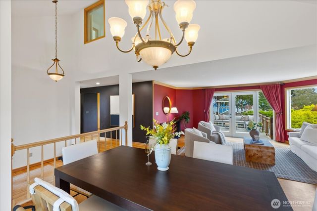 19055 21st Avenue NW, Shoreline, WA 98177