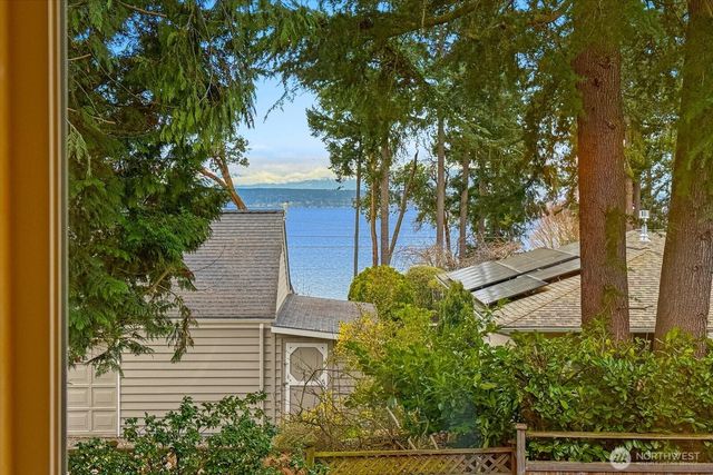 19055 21st Avenue NW, Shoreline, WA 98177