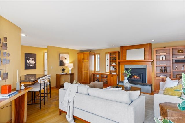 19055 21st Avenue NW, Shoreline, WA 98177