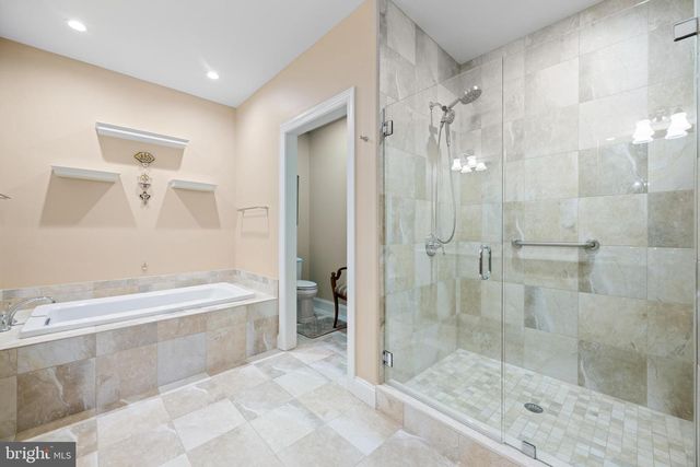 6205 PARKVIEW DR, Haverford, PA 19041