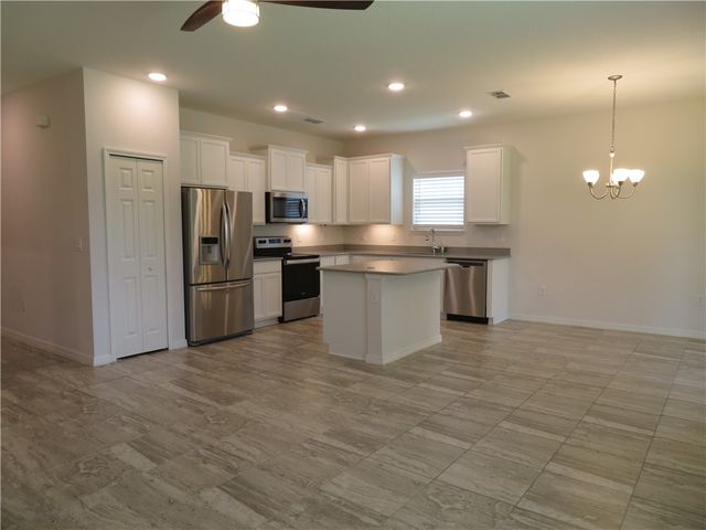 368 Sandcrest Circle, Sebastian, FL 32958