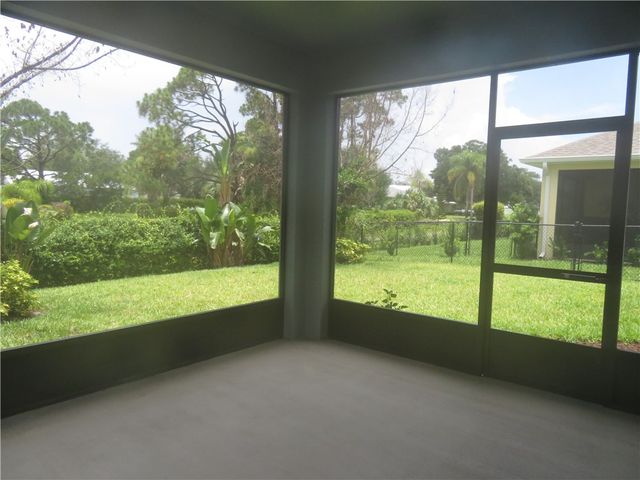 368 Sandcrest Circle, Sebastian, FL 32958