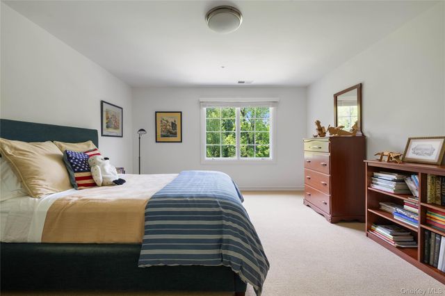 33 Ardsley Avenue E, Irvington, NY 10533