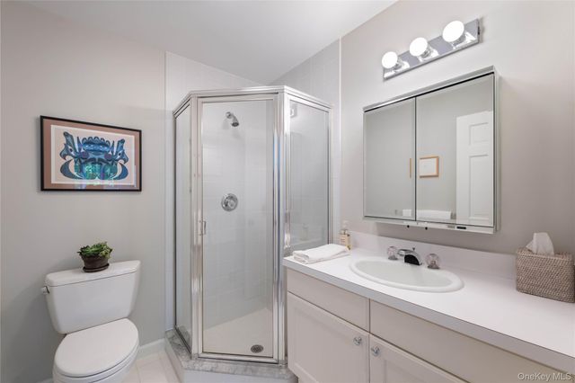 33 Ardsley Avenue E, Irvington, NY 10533