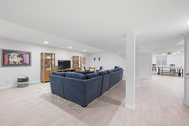 33 Ardsley Avenue E, Irvington, NY 10533