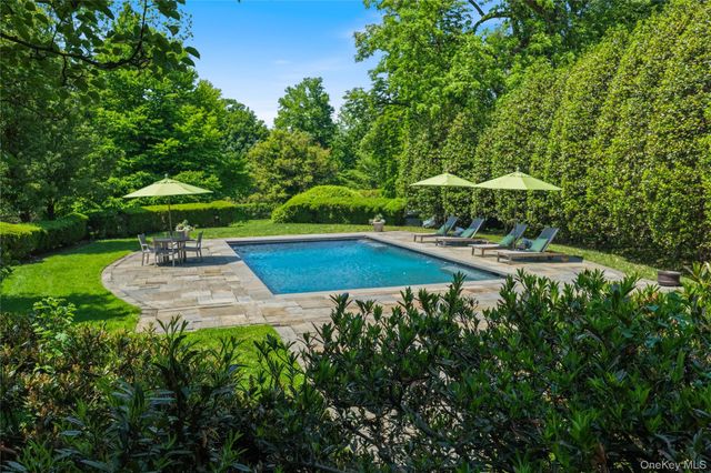 33 Ardsley Avenue E, Irvington, NY 10533
