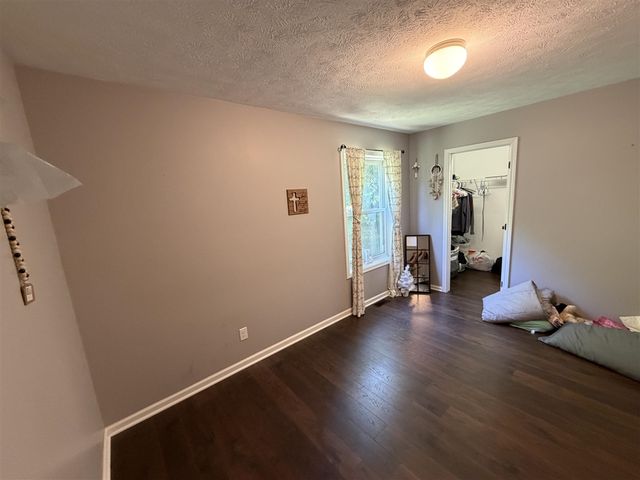 5020 Roundtree Drive, Middleville, MI 49333