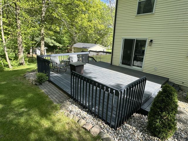 5020 Roundtree Drive, Middleville, MI 49333