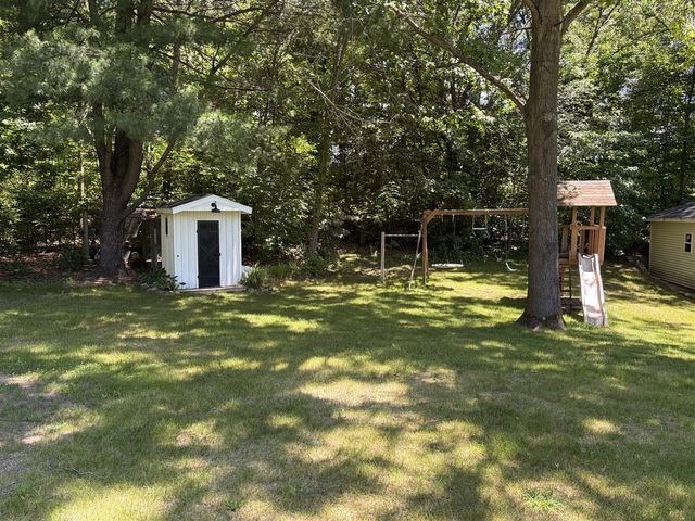 5020 Roundtree Drive, Middleville, MI 49333