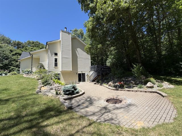 5020 Roundtree Drive, Middleville, MI 49333