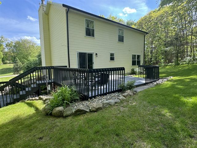 5020 Roundtree Drive, Middleville, MI 49333