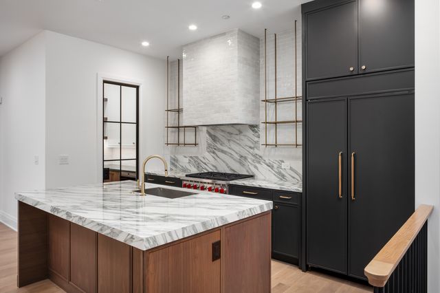 3617 N Magnolia Avenue 1, Chicago, IL 60657