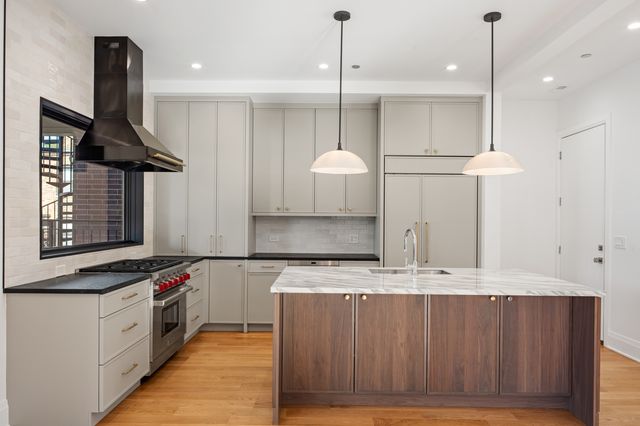 3617 N Magnolia Avenue 1, Chicago, IL 60657