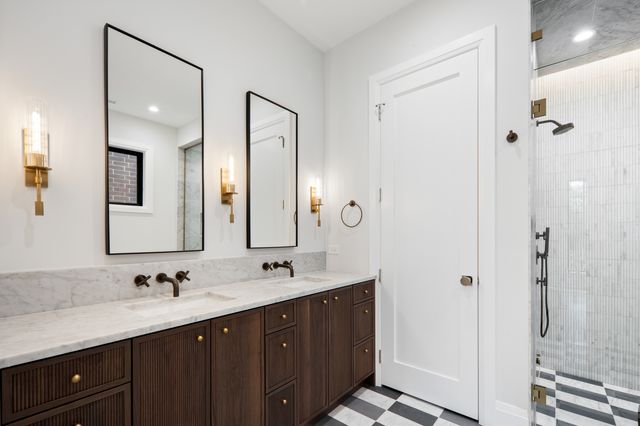 3617 N Magnolia Avenue 1, Chicago, IL 60657