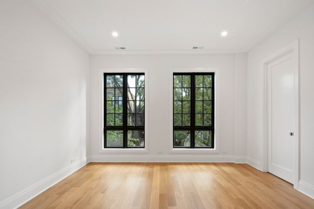 3617 N Magnolia Avenue 1, Chicago, IL 60657