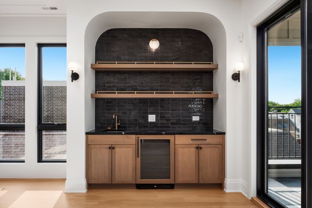 3617 N Magnolia Avenue 1, Chicago, IL 60657