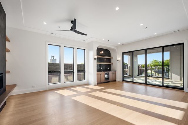 3617 N Magnolia Avenue 1, Chicago, IL 60657