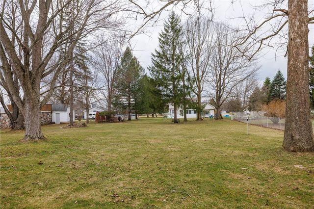 26 Drumlin Drive, Macedon, NY 14502