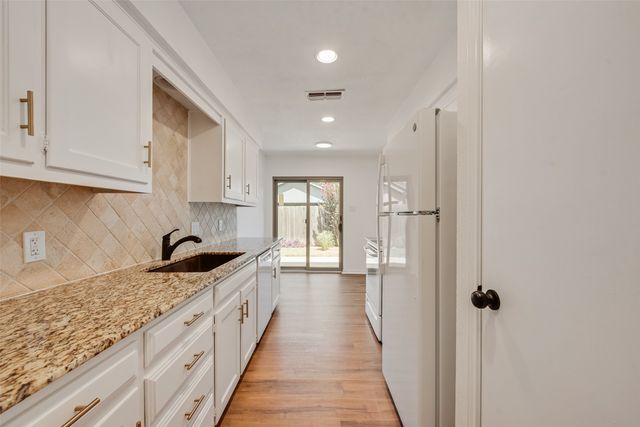 1724 Mimosa Lane, Euless, TX 76039