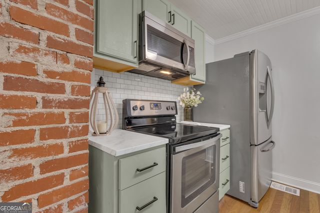 9 Meridian Drive, Newnan, GA 30263