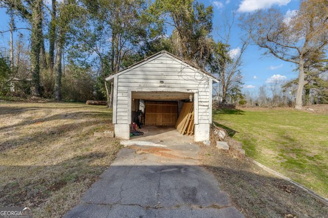 9 Meridian Drive, Newnan, GA 30263