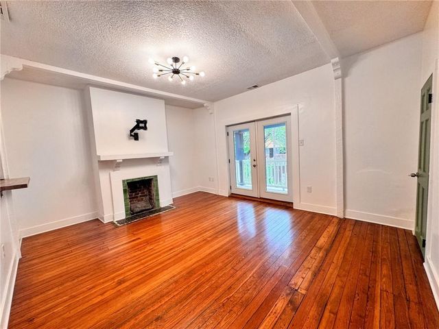 2726 Belleview Avenue, Kansas City, MO 64108