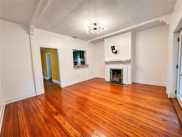 2726 Belleview Avenue, Kansas City, MO 64108