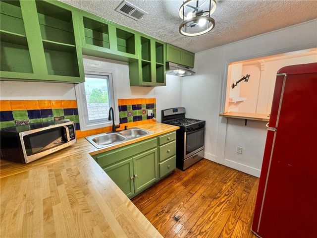 2726 Belleview Avenue, Kansas City, MO 64108