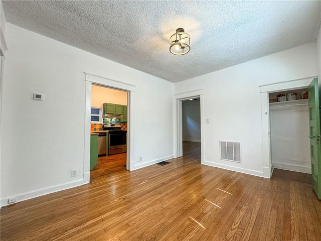 2726 Belleview Avenue, Kansas City, MO 64108