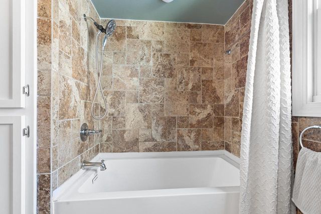 2008 Lenora DRIVE, West Bend, WI 53090