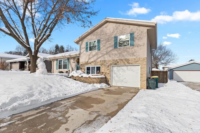 2008 Lenora DRIVE, West Bend, WI 53090