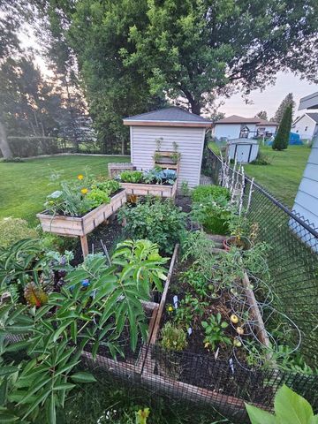 2008 Lenora DRIVE, West Bend, WI 53090