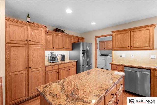 501 N Polk Circle, Papillion, NE 68046