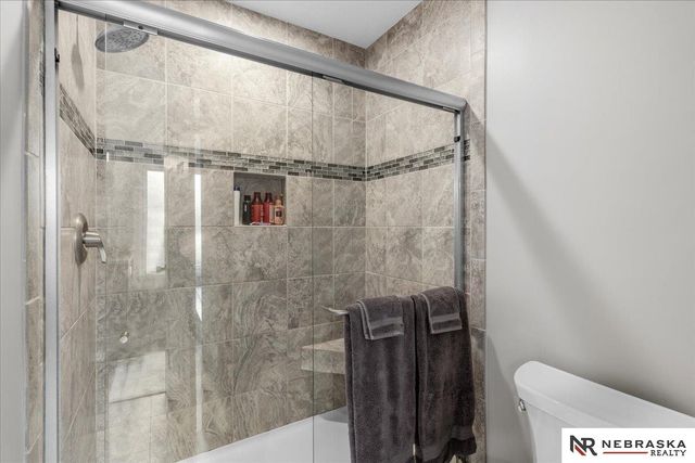 501 N Polk Circle, Papillion, NE 68046