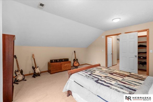 501 N Polk Circle, Papillion, NE 68046