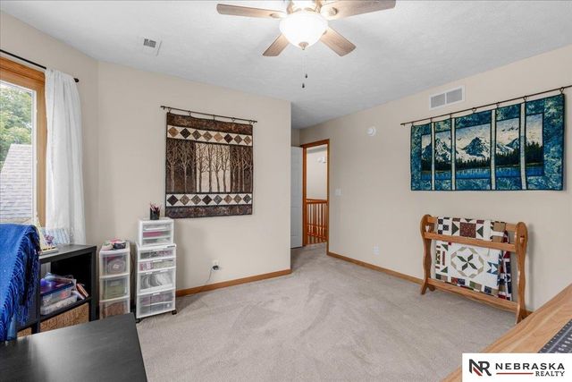 501 N Polk Circle, Papillion, NE 68046
