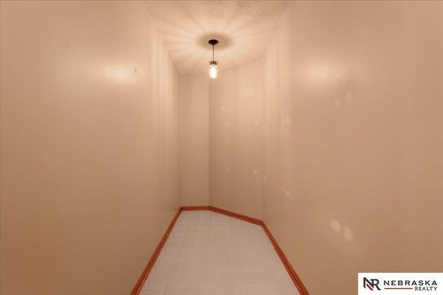 501 N Polk Circle, Papillion, NE 68046