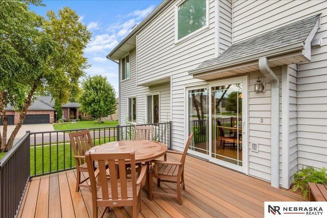 501 N Polk Circle, Papillion, NE 68046