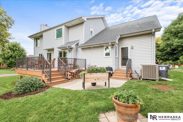 501 N Polk Circle, Papillion, NE 68046