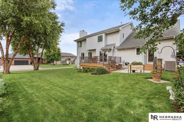 501 N Polk Circle, Papillion, NE 68046
