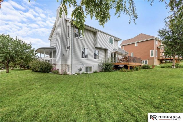 501 N Polk Circle, Papillion, NE 68046