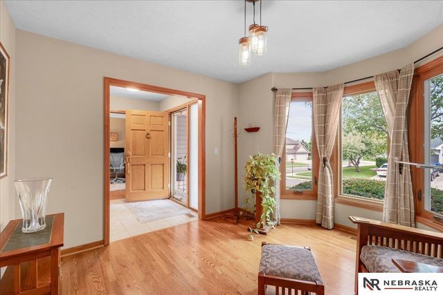 501 N Polk Circle, Papillion, NE 68046
