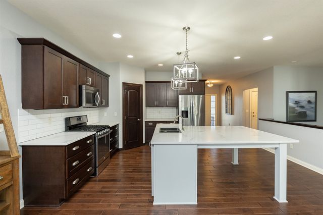 550 Legacy Court 35, Norwalk, IA 50211