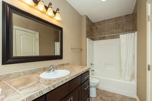 550 Legacy Court 35, Norwalk, IA 50211