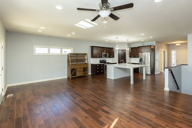 550 Legacy Court 35, Norwalk, IA 50211