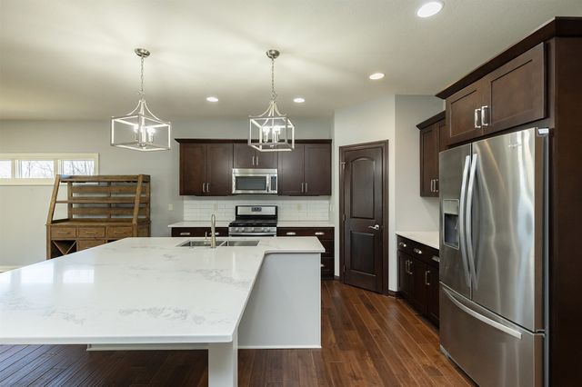 550 Legacy Court 35, Norwalk, IA 50211