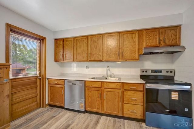 702 W Sharon Road, Forest Park, OH 45240