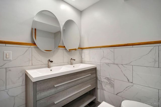 702 W Sharon Road, Forest Park, OH 45240
