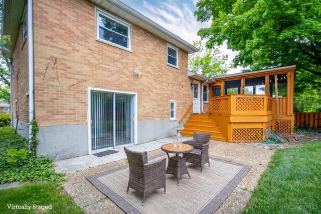 702 W Sharon Road, Forest Park, OH 45240