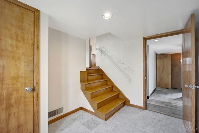 702 W Sharon Road, Forest Park, OH 45240